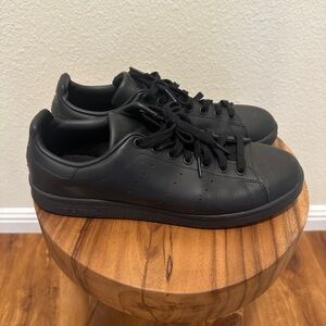 Barely worn Adidas Stan Smith black size 11